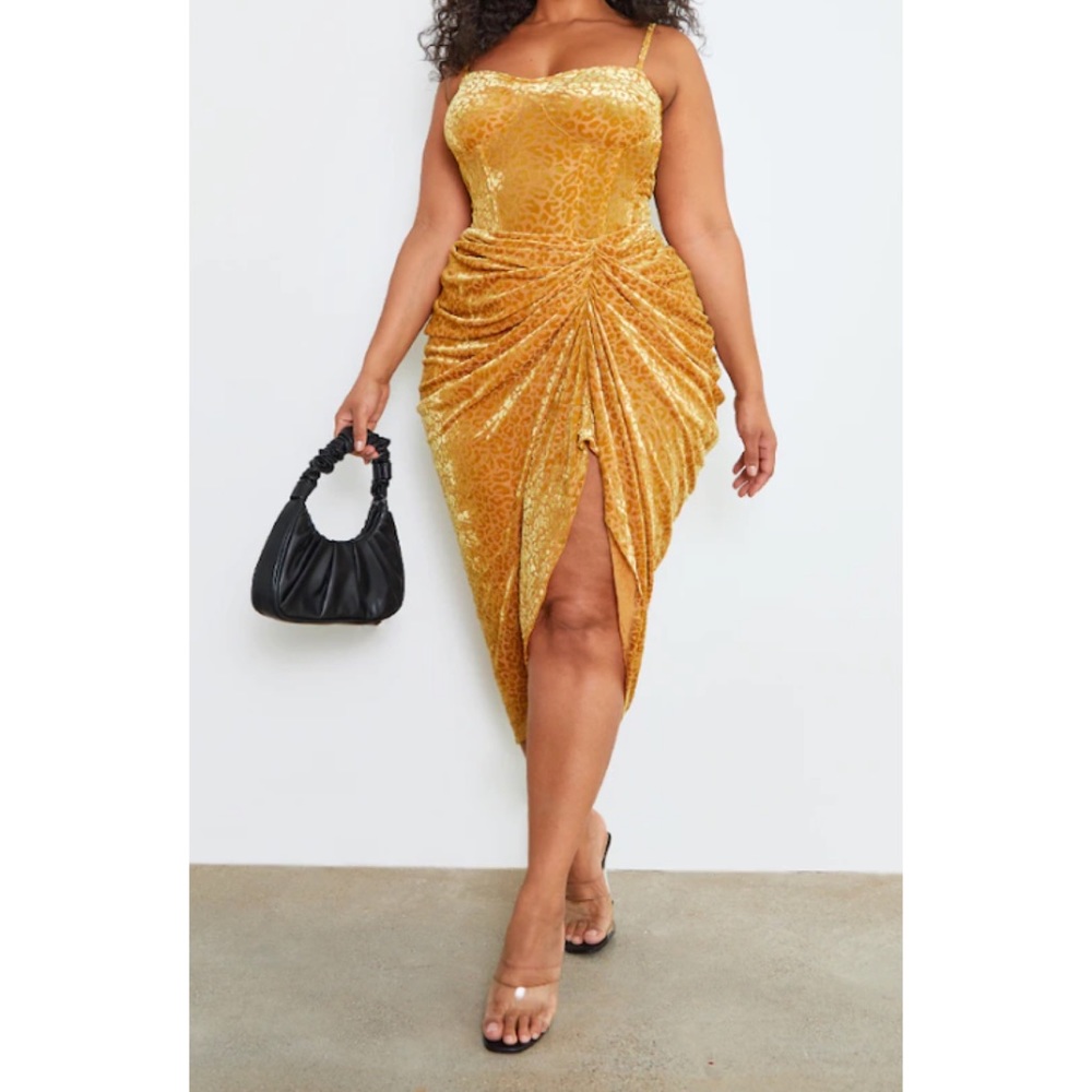 PrettyLittleThing Gold Velvet Ruched Midi Dress
